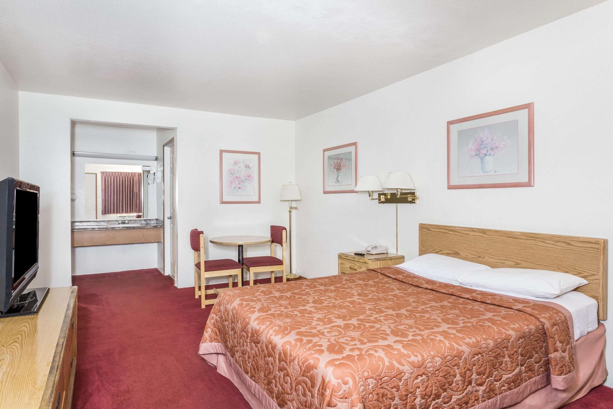 Super 8 By Wyndham Phoenix Metro North Εξωτερικό φωτογραφία