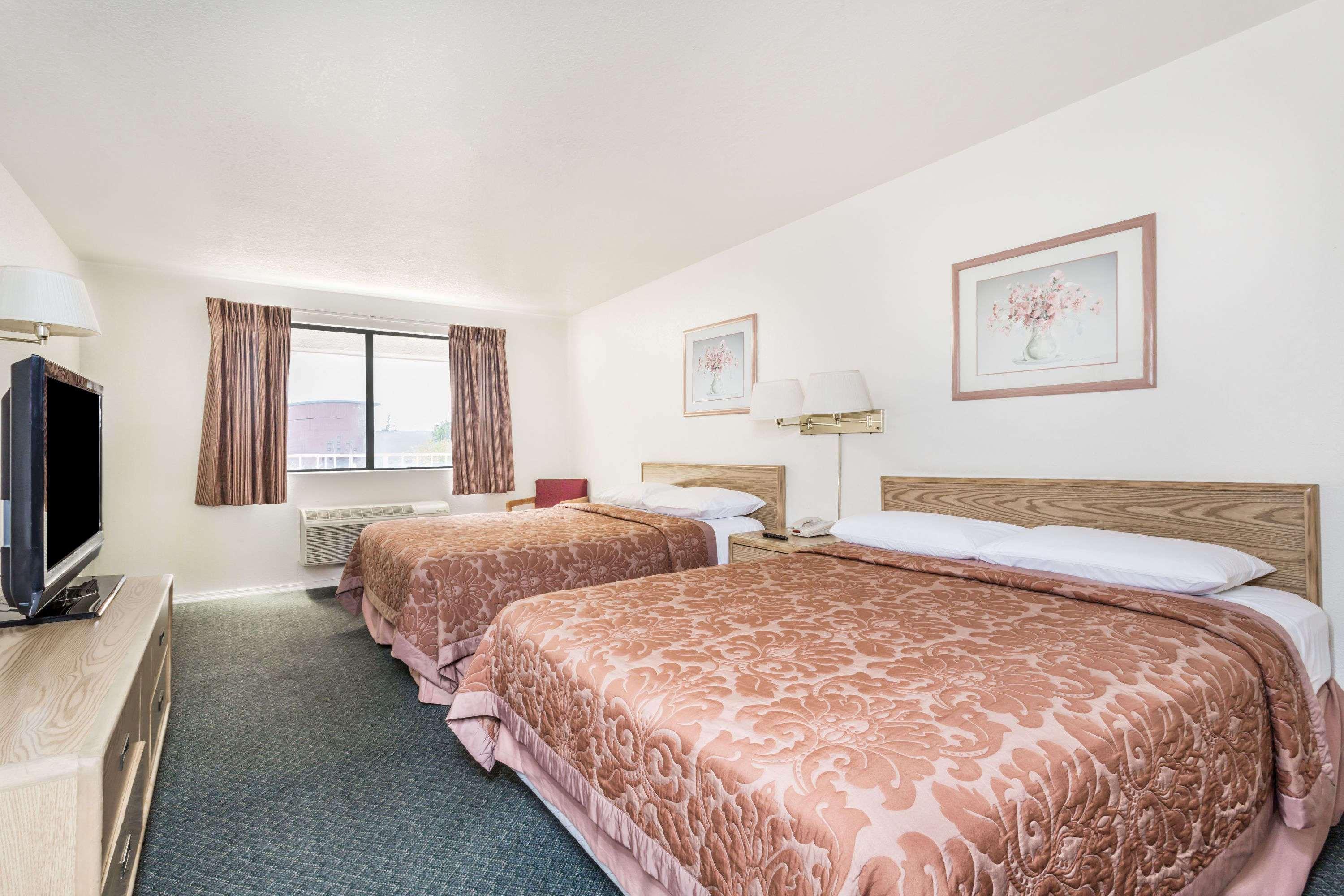 Super 8 By Wyndham Phoenix Metro North Εξωτερικό φωτογραφία